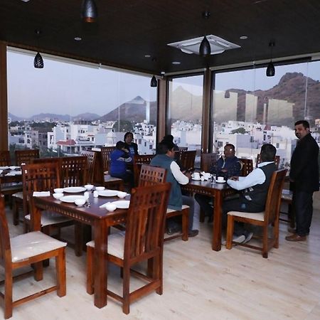 Hotel Pine Regency - Aravali'S Peak View Udaipur Exterior foto